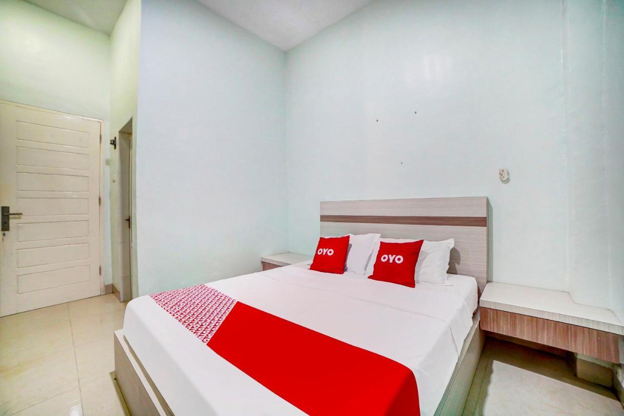Oyo 91170 Ayahanda Residence Медан Экстерьер фото
